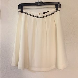 The Limited creme skirt w black waist trim size S